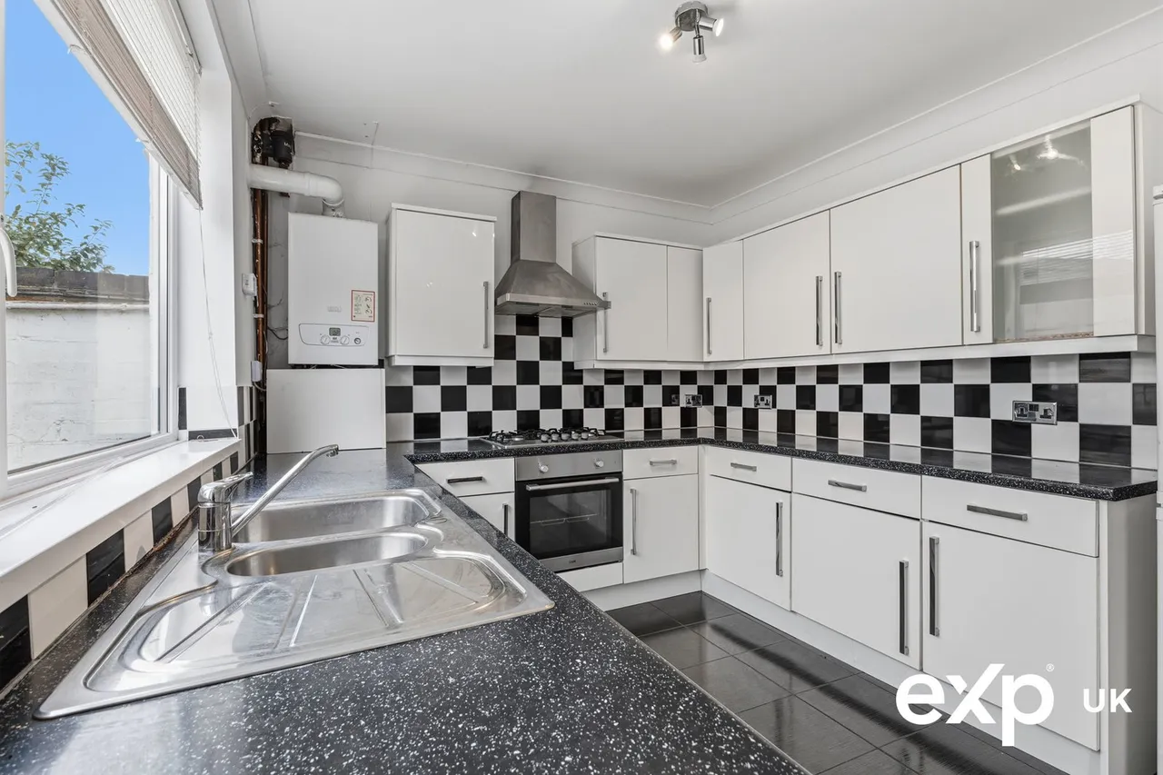 Basford Road, Nottingham, NG6, photo 9