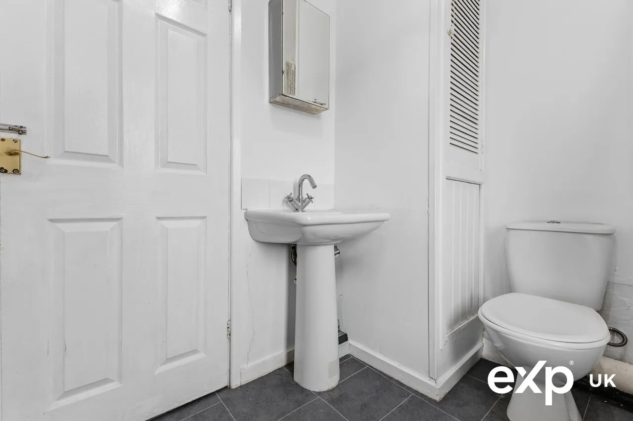 Basford Road, Nottingham, NG6, photo 18