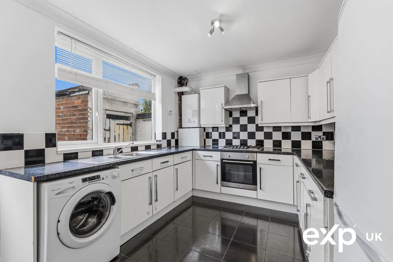 Basford Road, Nottingham, NG6, photo 8