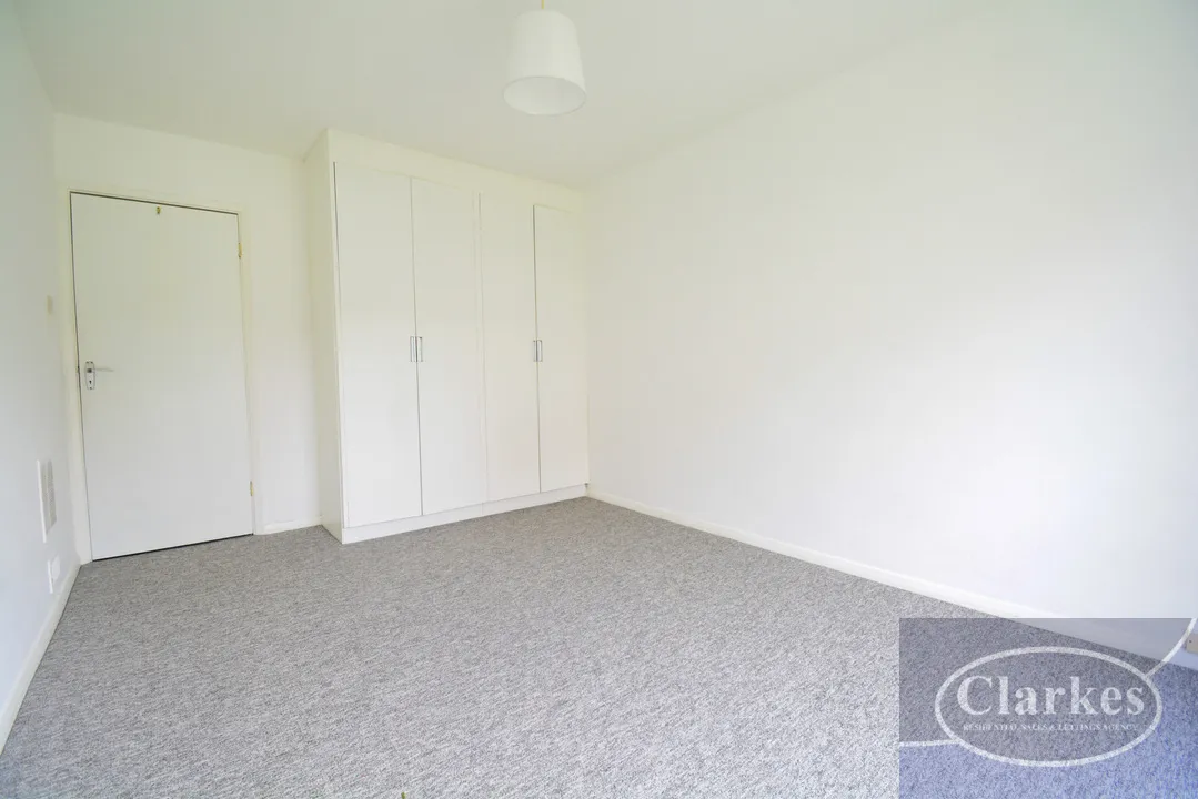 Bed First Floor Flat in Meyrick Park, photo 9