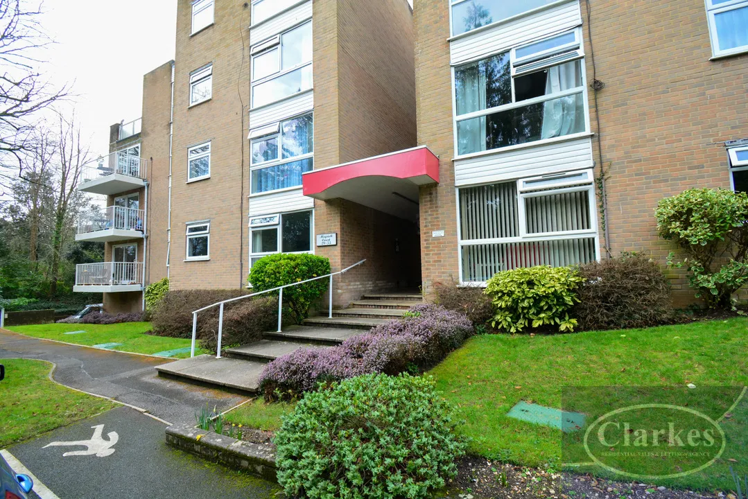 2 bed flat for sale, Bed First Floor Flat in Meyrick Park