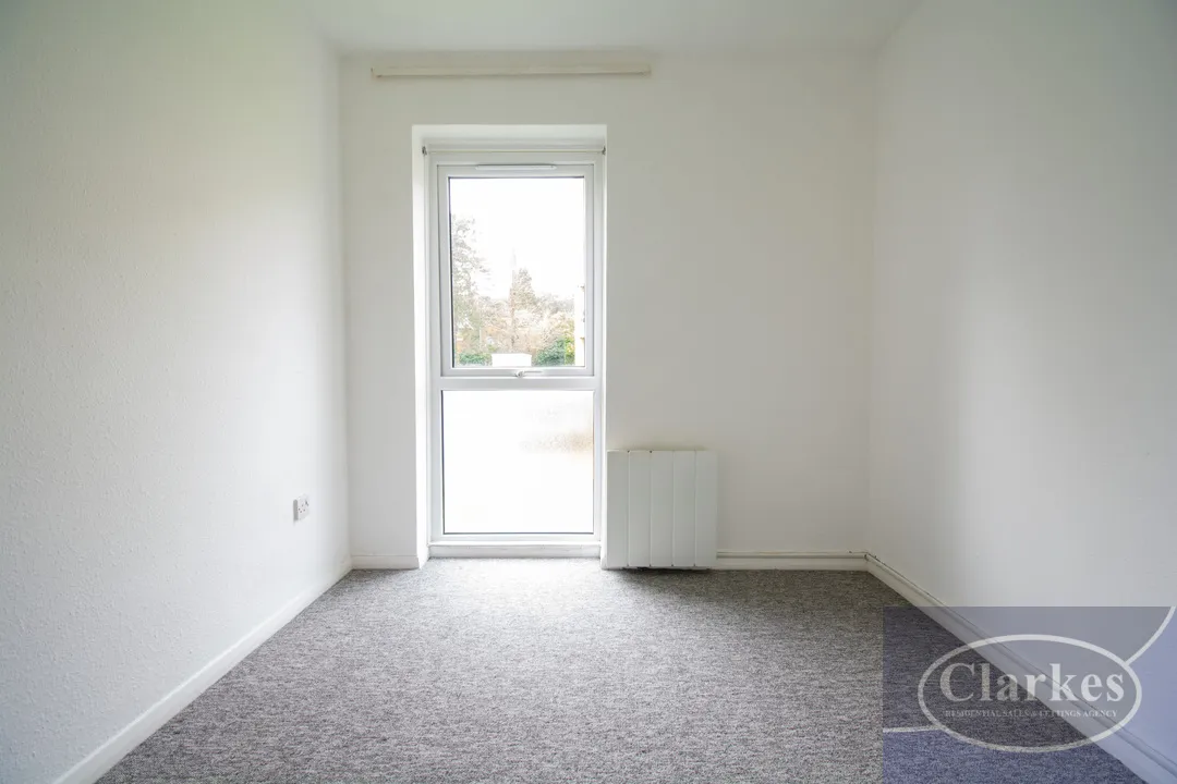 Bed First Floor Flat in Meyrick Park, photo 8