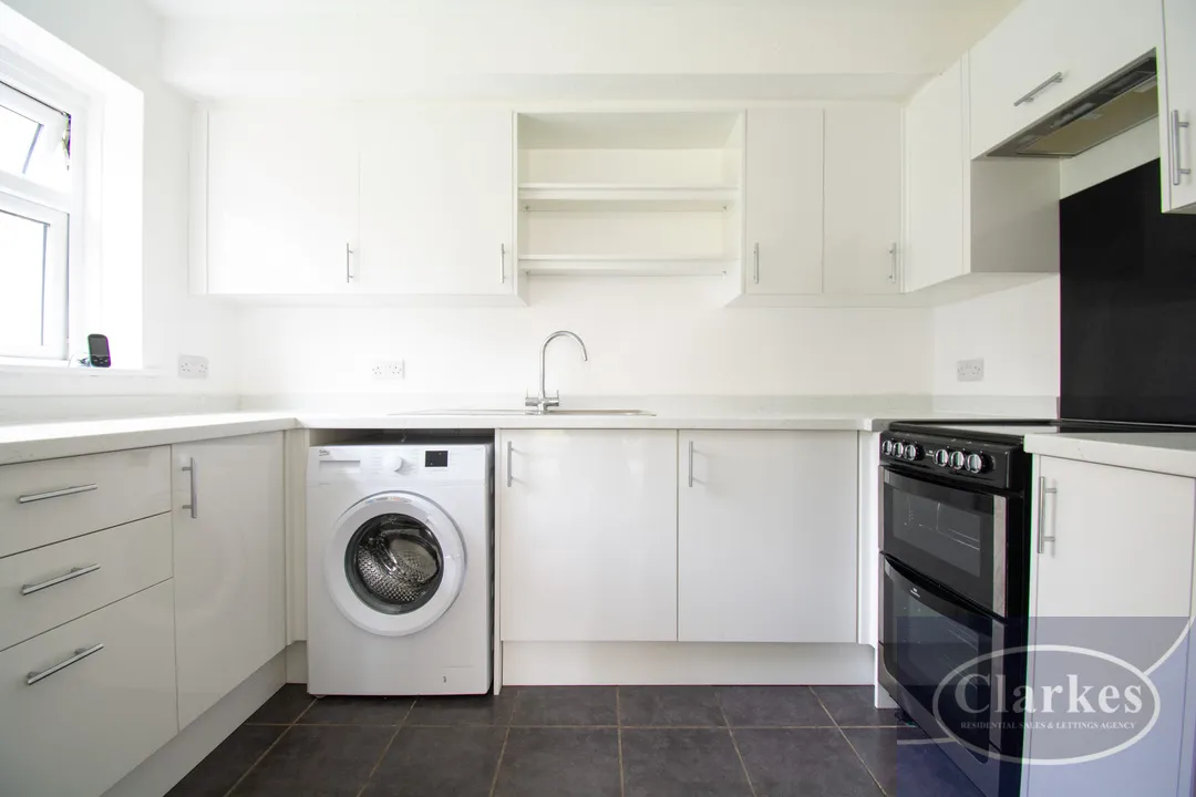Bed First Floor Flat in Meyrick Park, photo 5