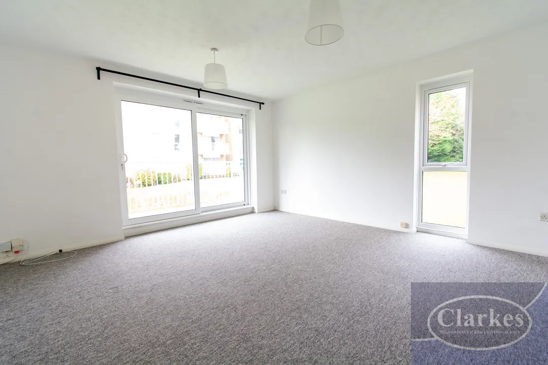 Bed First Floor Flat in Meyrick Park, photo 3