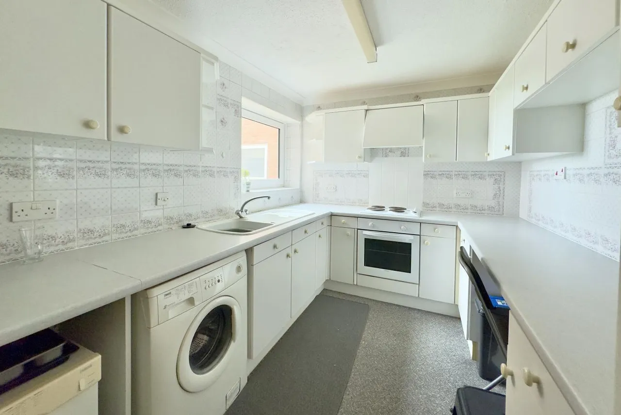 Hamble Court, BH1, photo 9