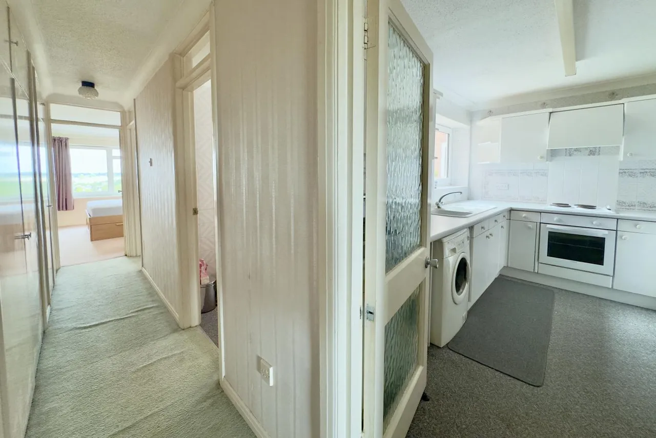 Hamble Court, BH1, photo 5
