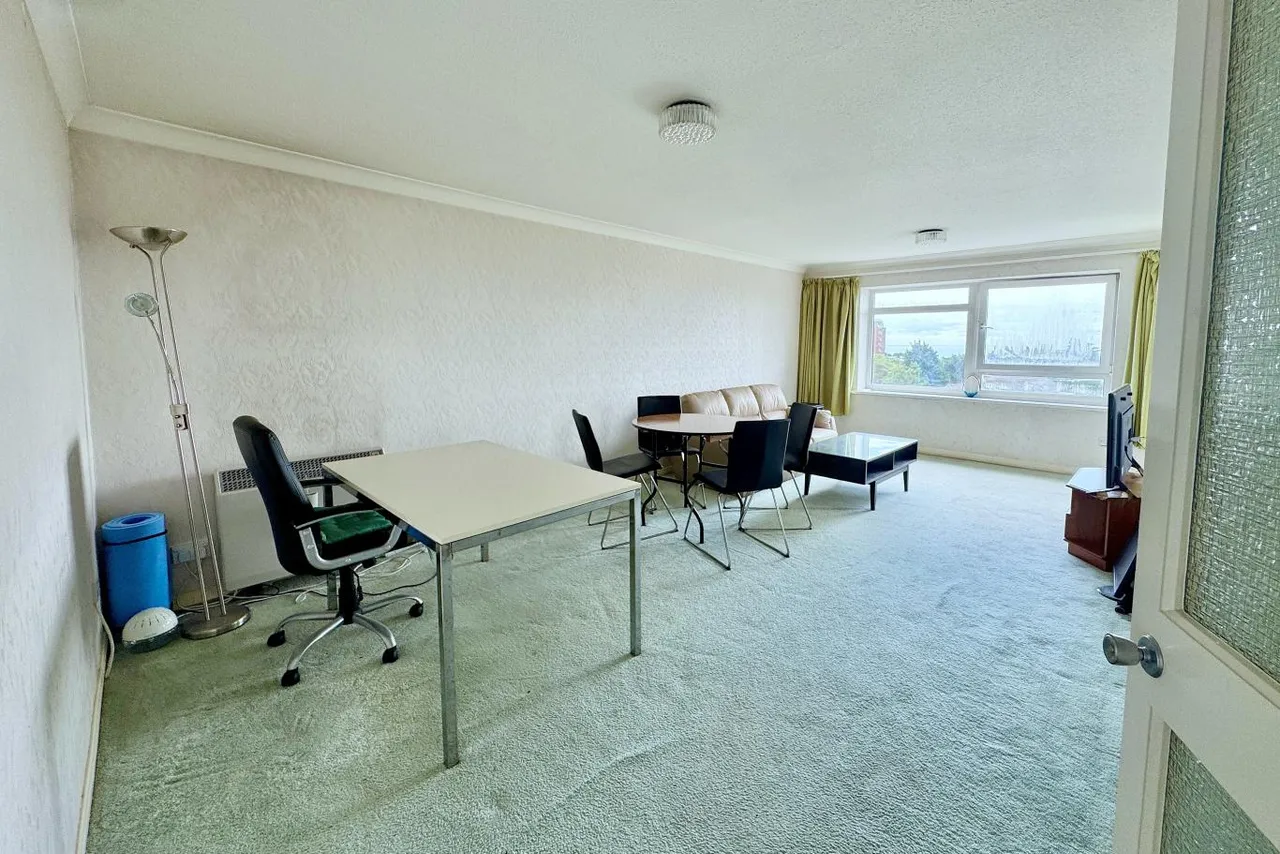 Hamble Court, BH1, photo 8