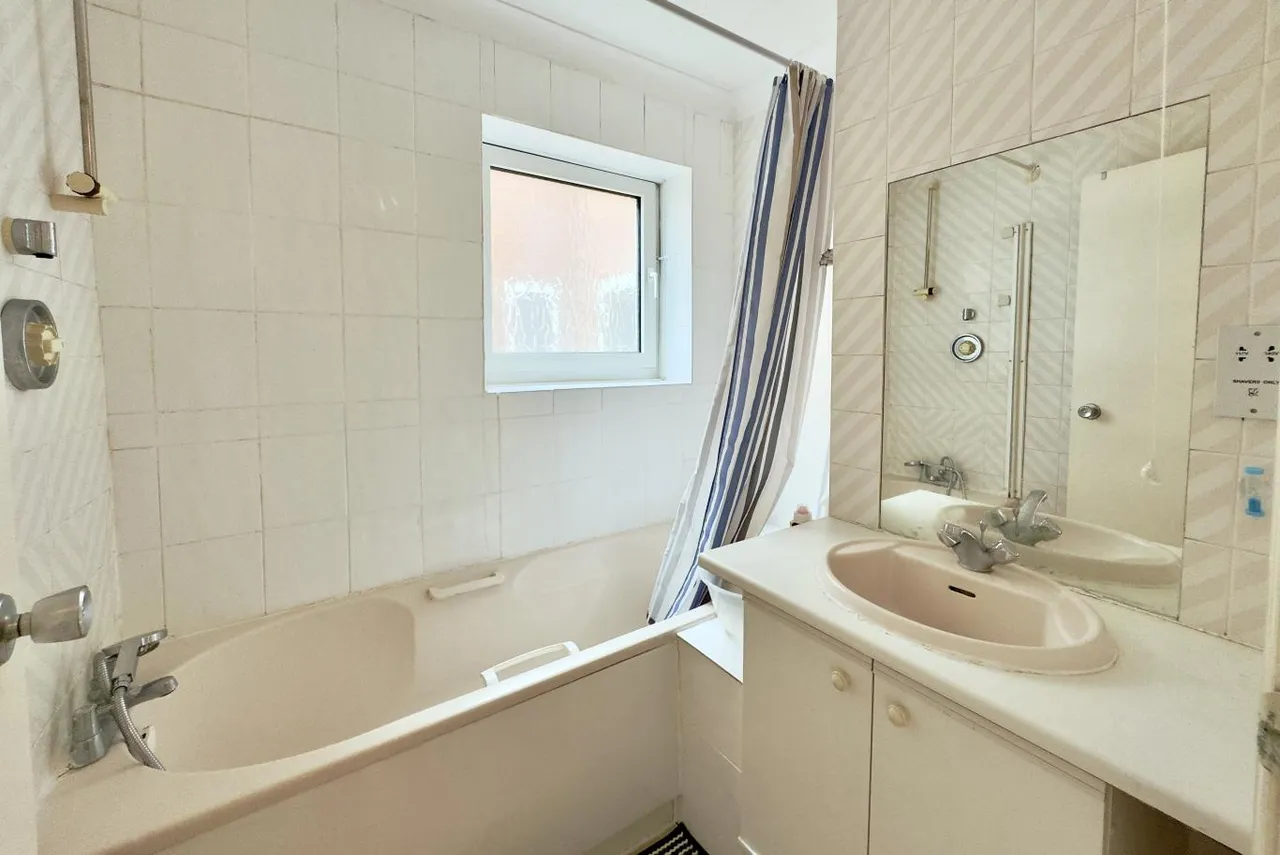 Hamble Court, BH1, photo 12