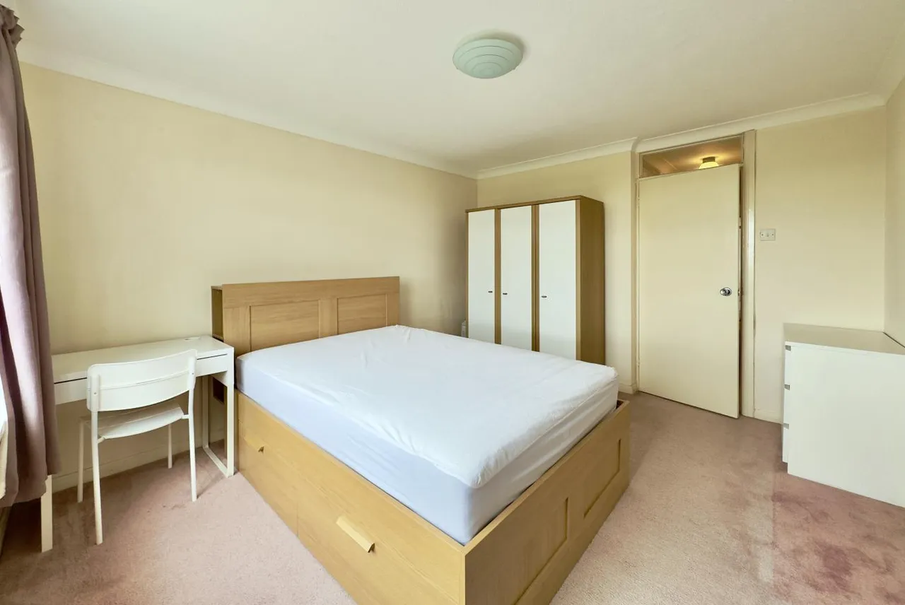 Hamble Court, BH1, photo 13