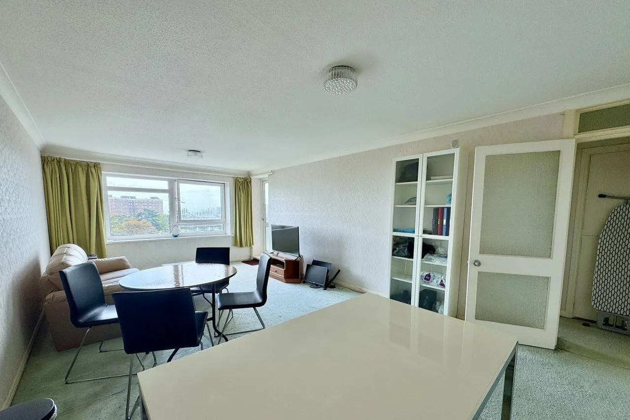 Hamble Court, BH1, photo 2