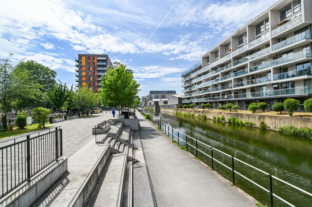 Flat 201, Wimhurst Court, London, photo 7