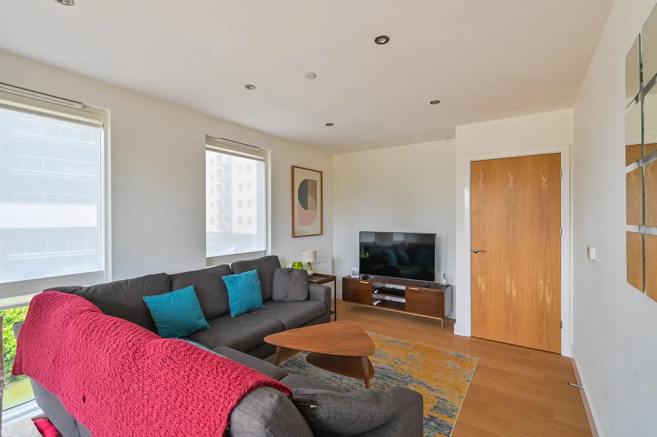 Flat 201, Wimhurst Court, London, photo 6