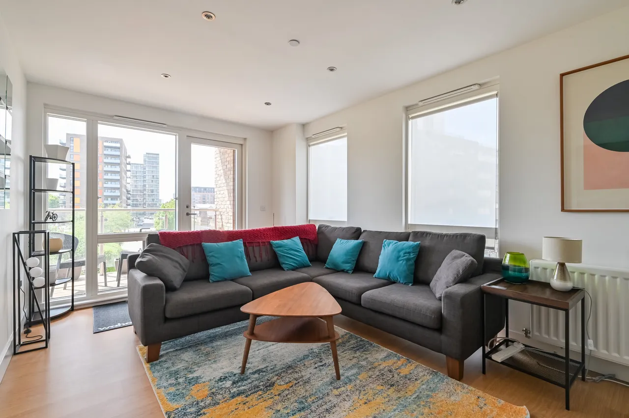 2 bed flat for sale — Flat 201, Wimhurst Court, London