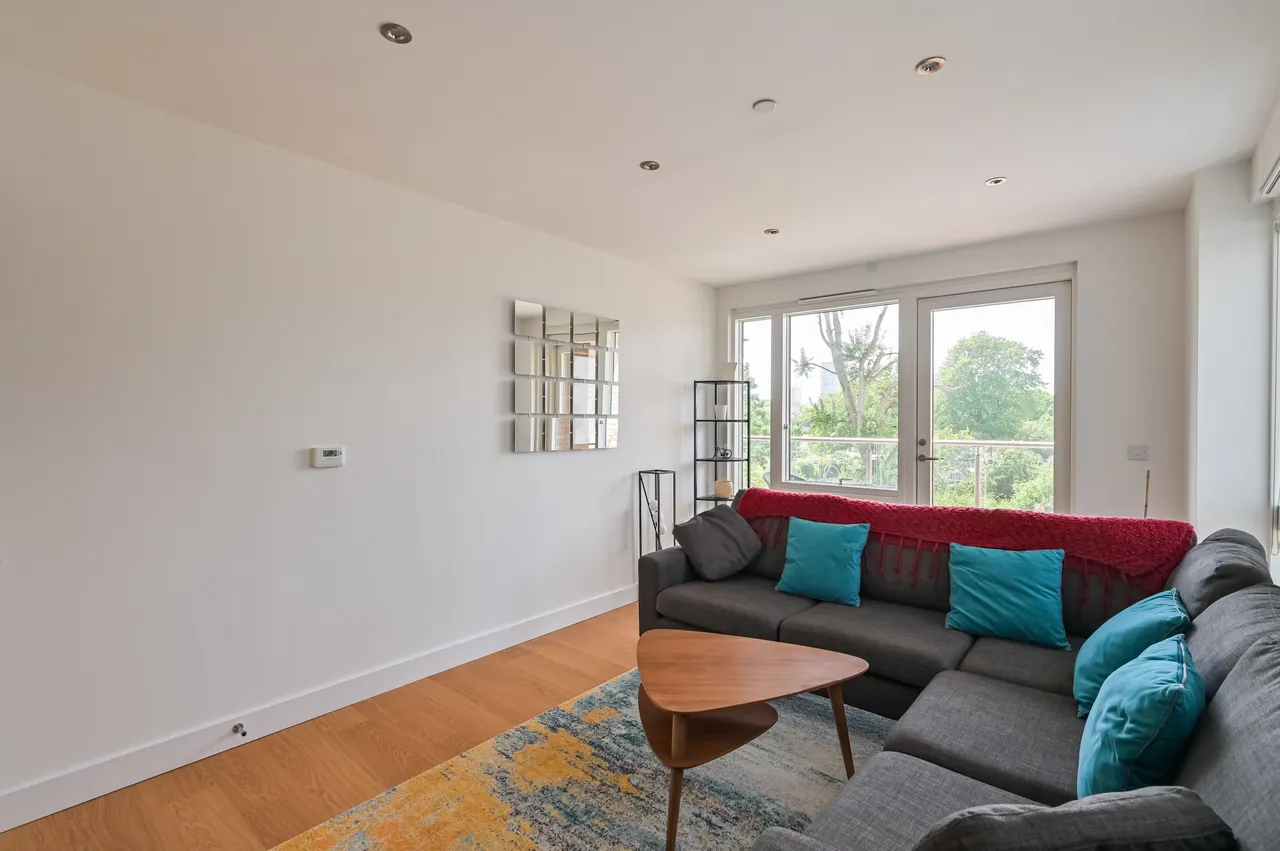 Flat 201, Wimhurst Court, London, photo 9
