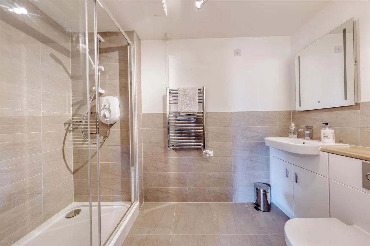 High Street, Cobham, KT11, photo 8