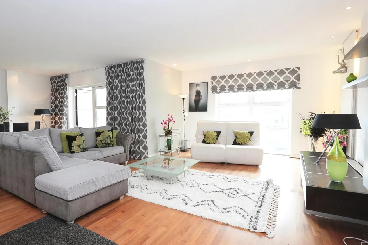 3 bed flat for sale, Greyfriars Road, Cardiff, CF10