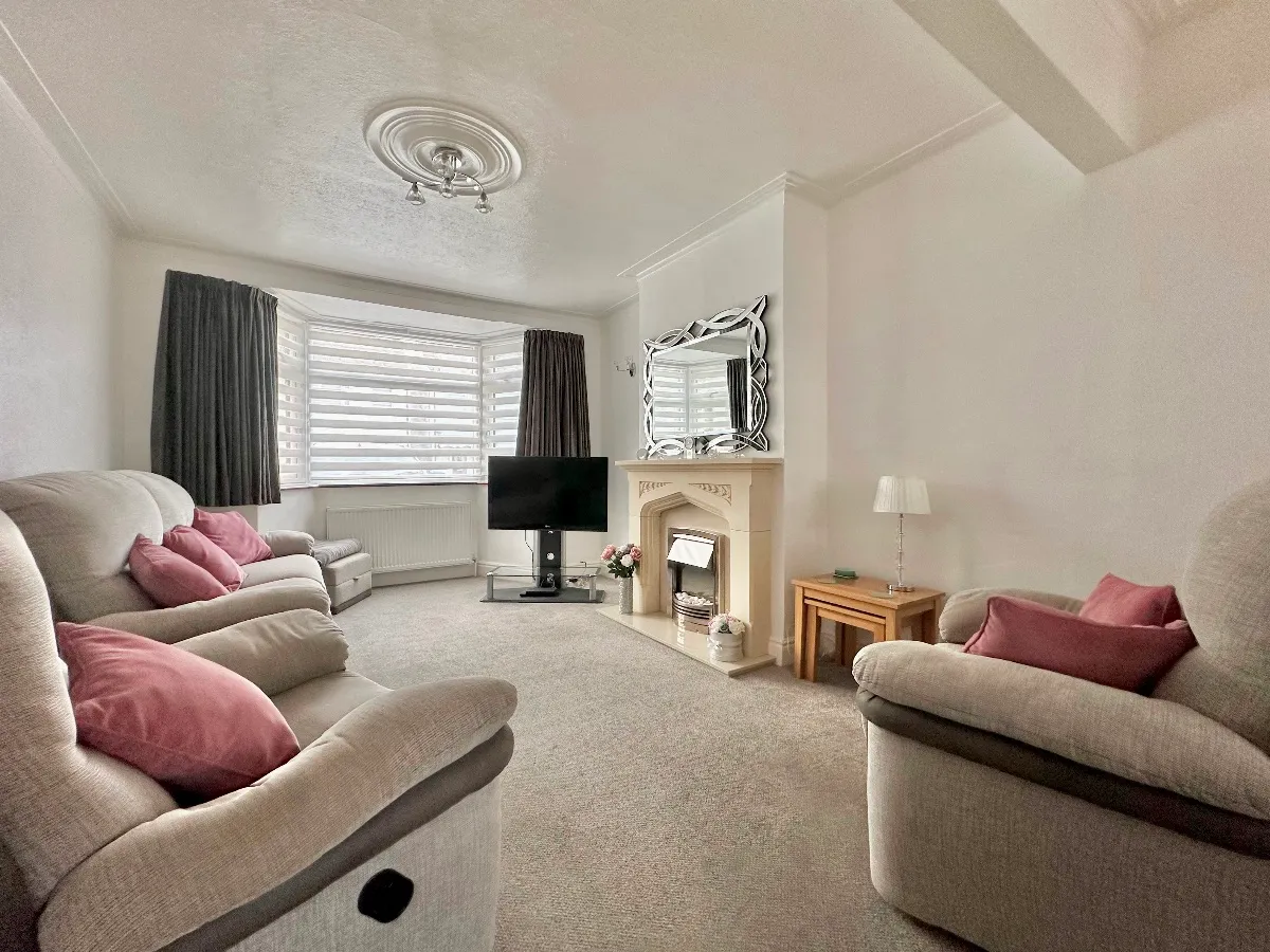 Crowlands Avenue, Romford, photo 2