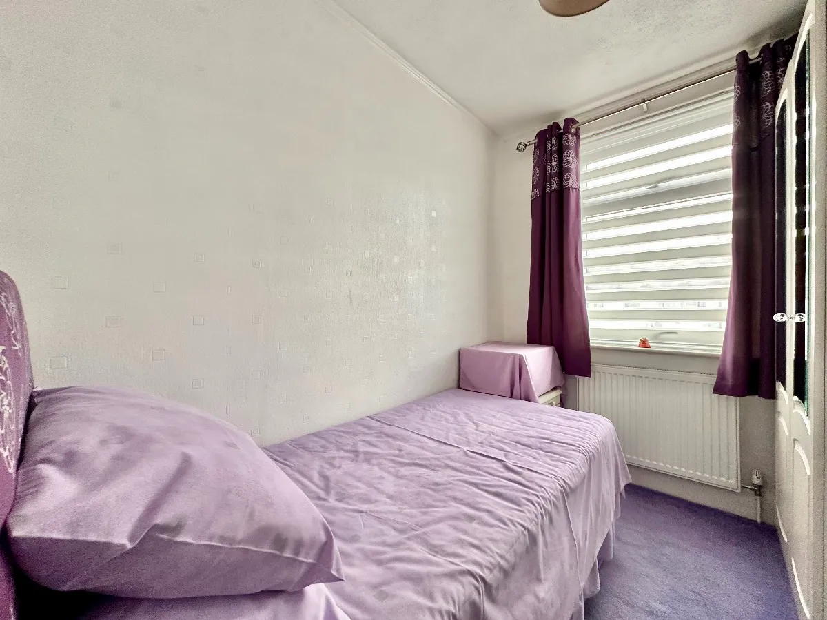 Crowlands Avenue, Romford, photo 8