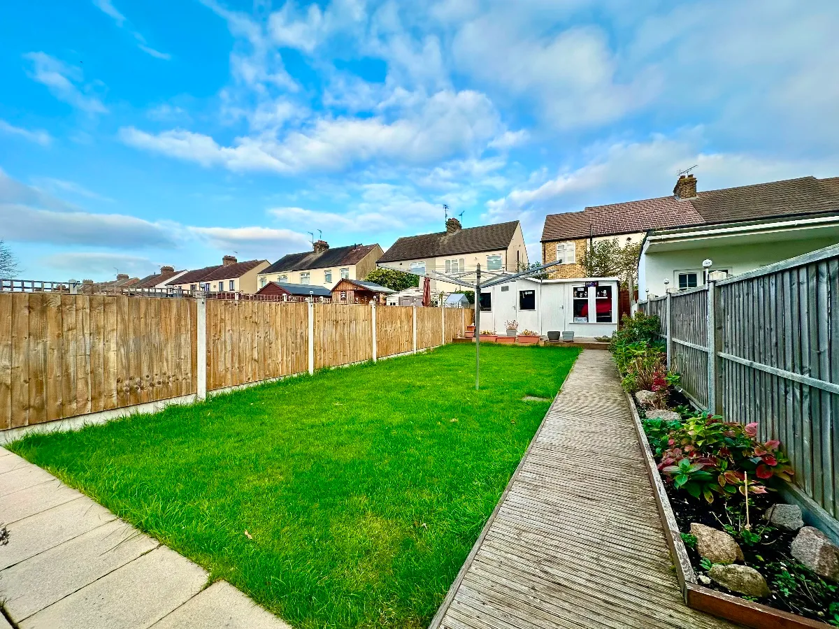 Crowlands Avenue, Romford, photo 11
