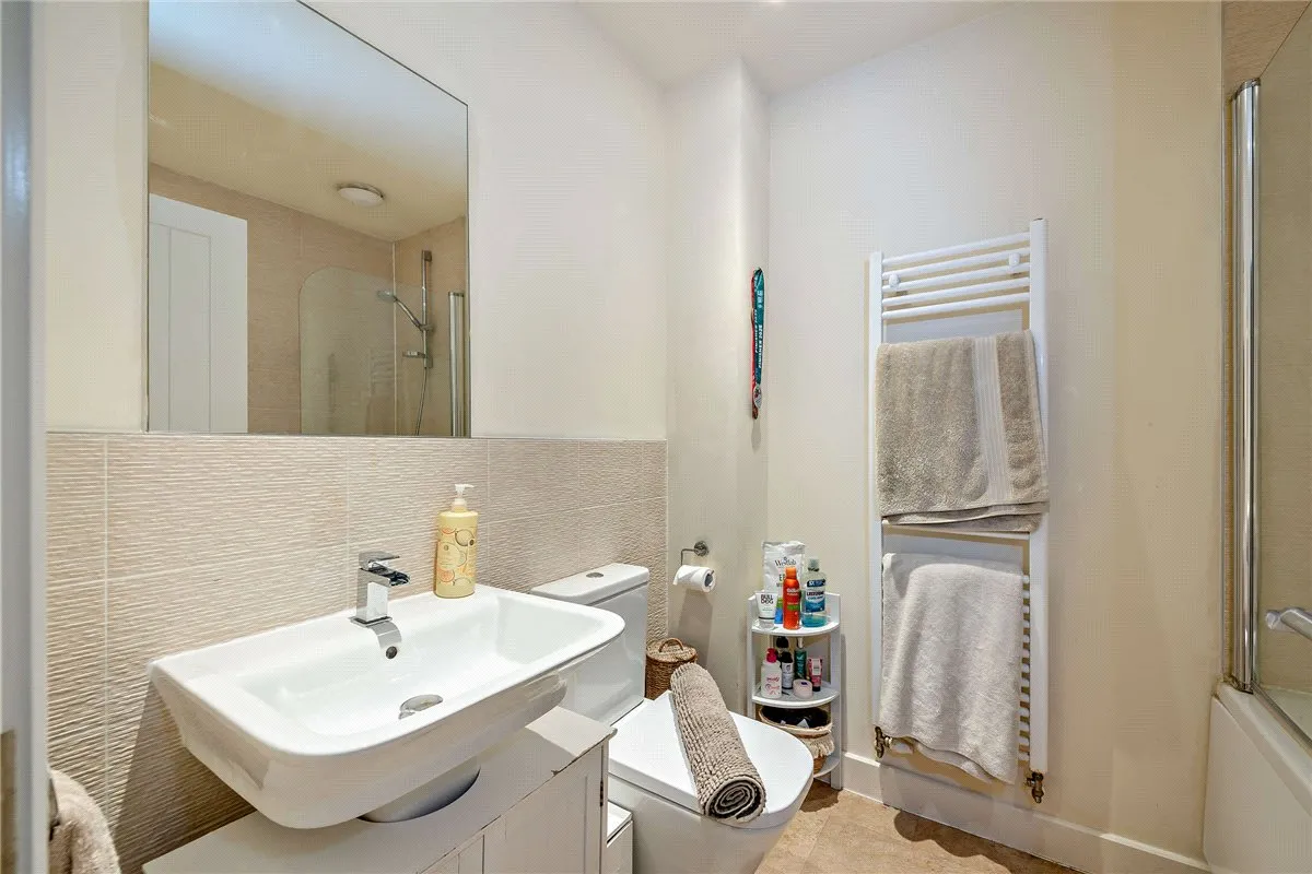 Greenacre Place, Newbury, RG14, photo 13