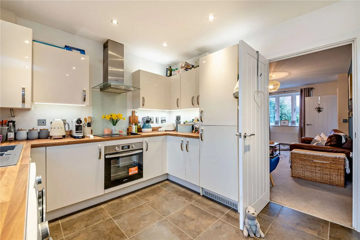 Greenacre Place, Newbury, RG14, photo 2