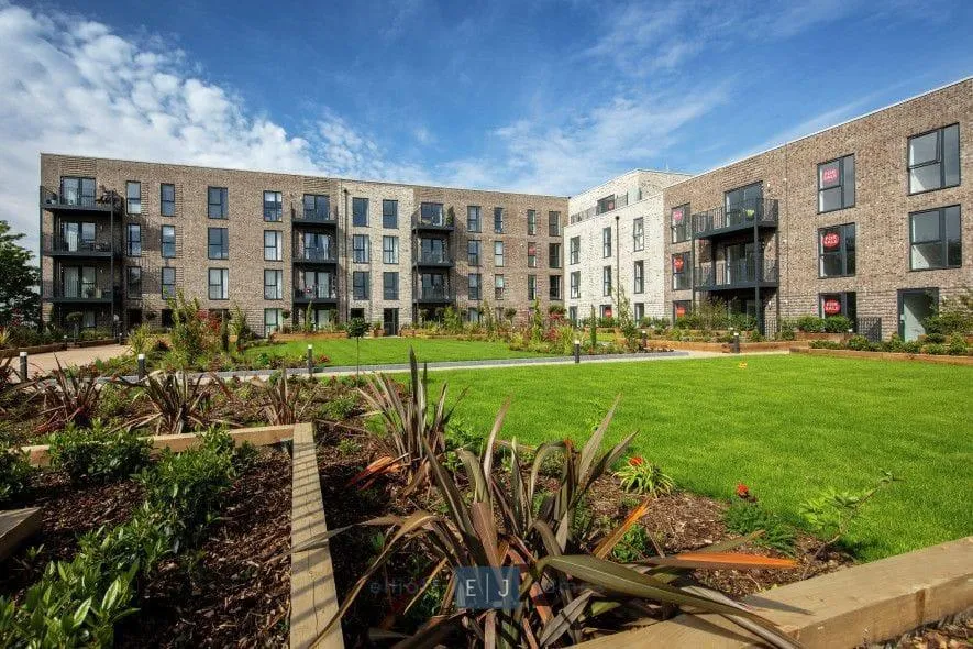 2 bed flat for sale, Academy Way, Loughton, IG10