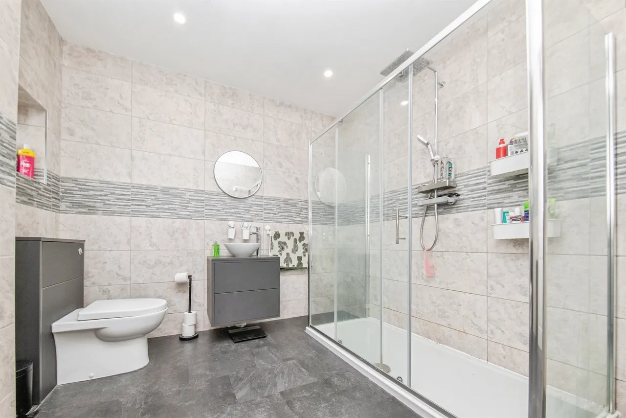 Ipswich Road, Colchester, CO4, photo 17