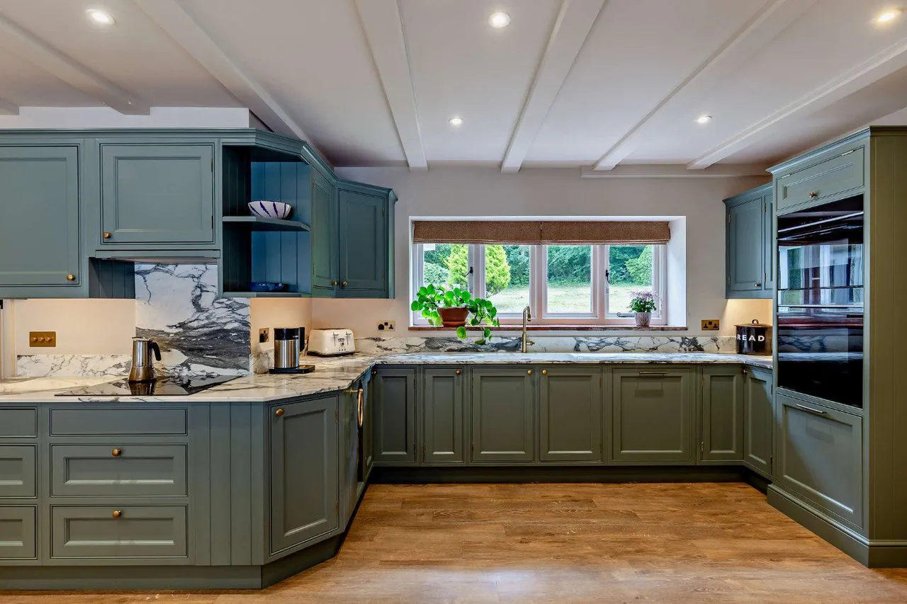 Jumps Road, Churt, Farnham, GU10 2LD, photo 3