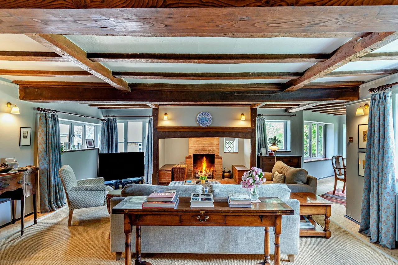 Jumps Road, Churt, Farnham, GU10 2LD, photo 2