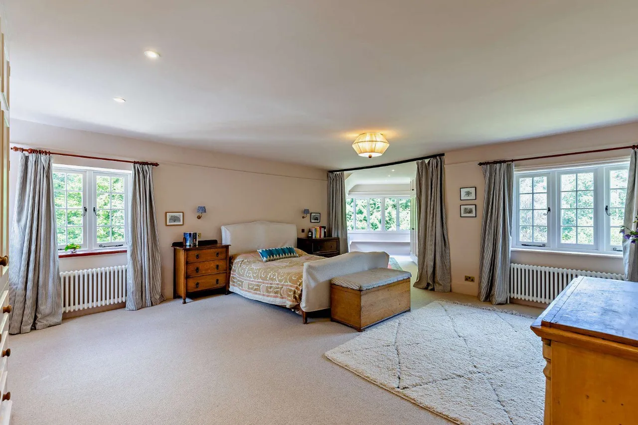Jumps Road, Churt, Farnham, GU10 2LD, photo 9