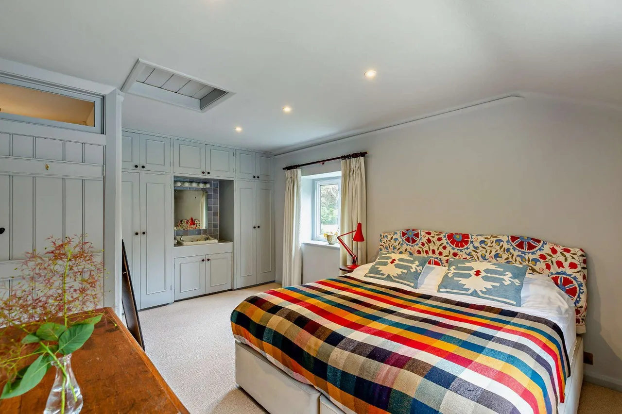 Jumps Road, Churt, Farnham, GU10 2LD, photo 11