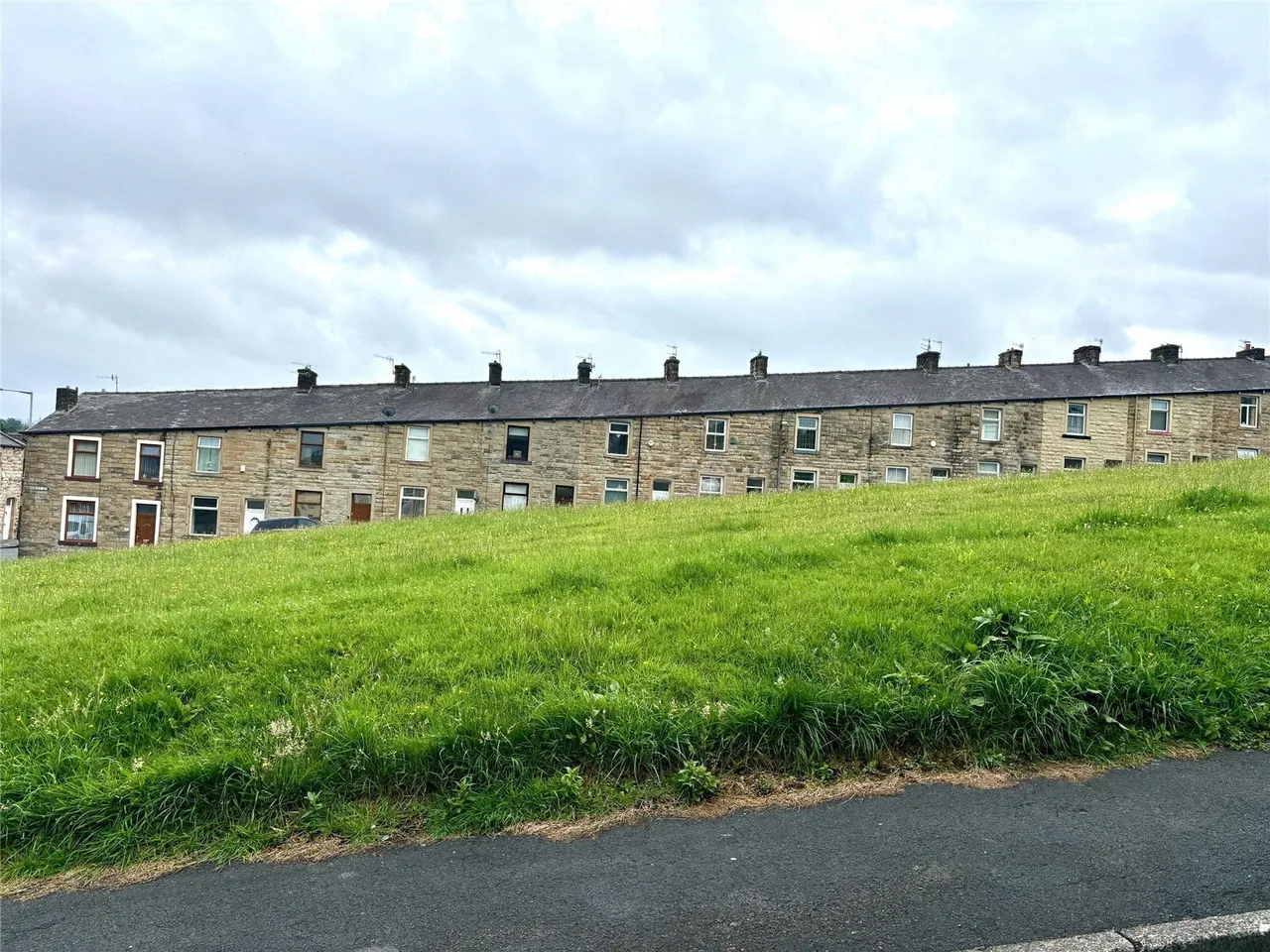 Levant Street, Padiham, BB12, photo 2
