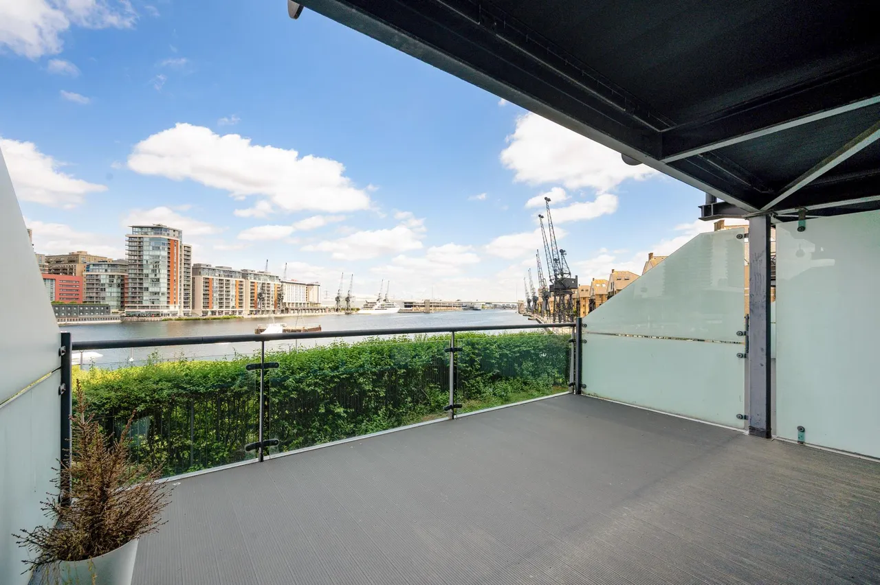 Western Beach Apartments, London, E16, photo 3