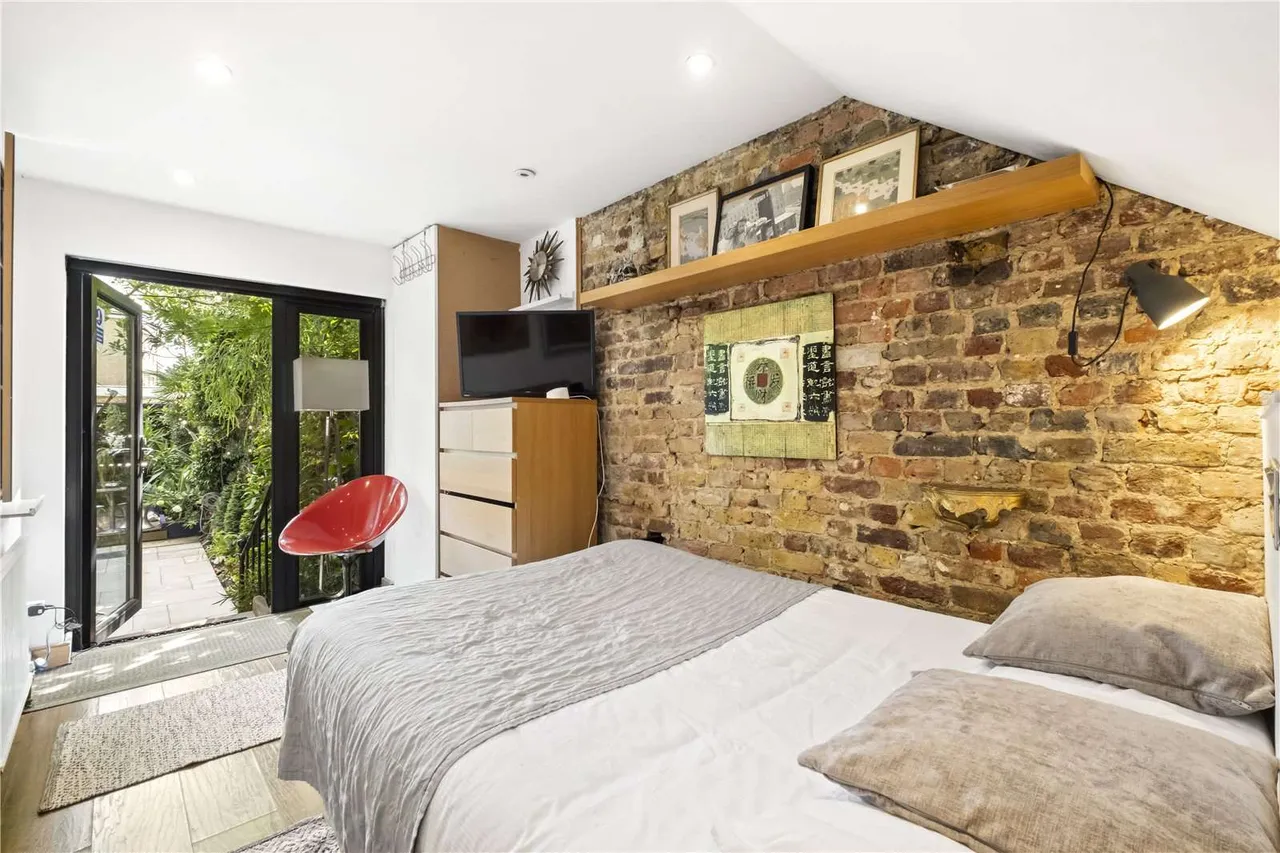 Clapham Common South Side, London, SW4 9DA, photo 11