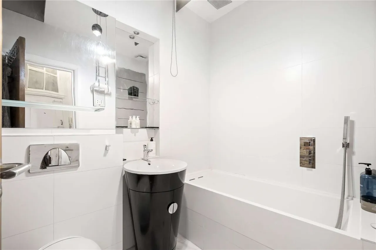 Clapham Common South Side, London, SW4 9DA, photo 10