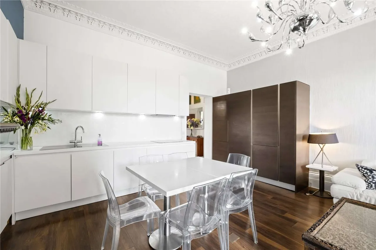 Clapham Common South Side, London, SW4 9DA, photo 7