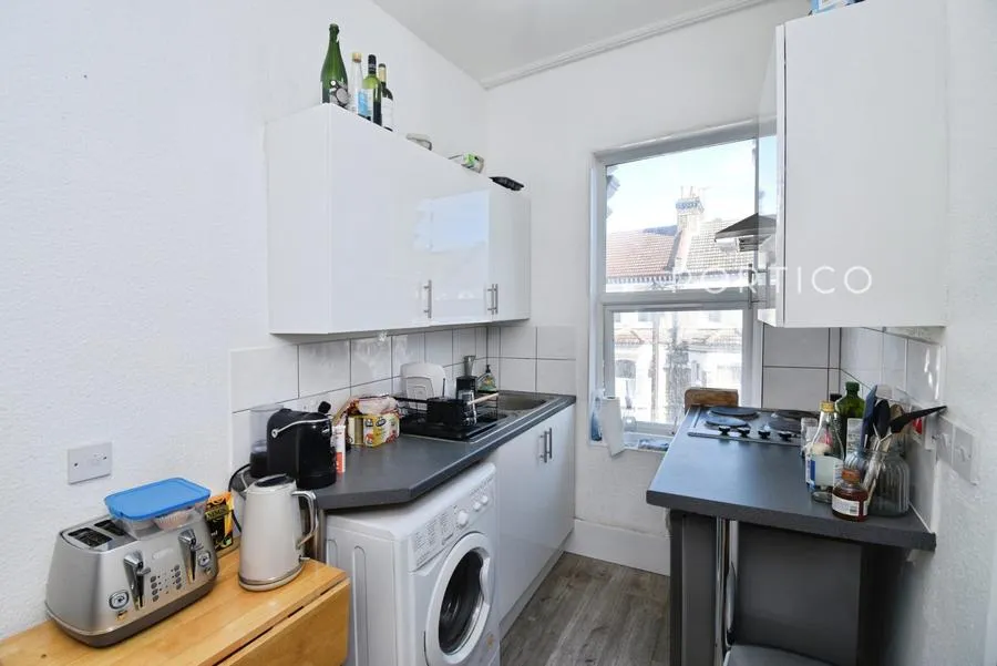 Mayflower Road, London, SW9, photo 4