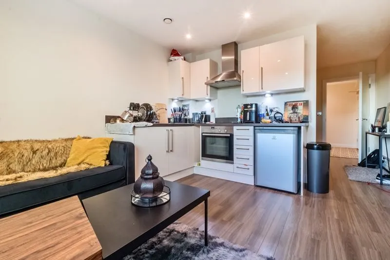 Bessemer Road, Welwyn Garden City AL7 1FY, photo 3