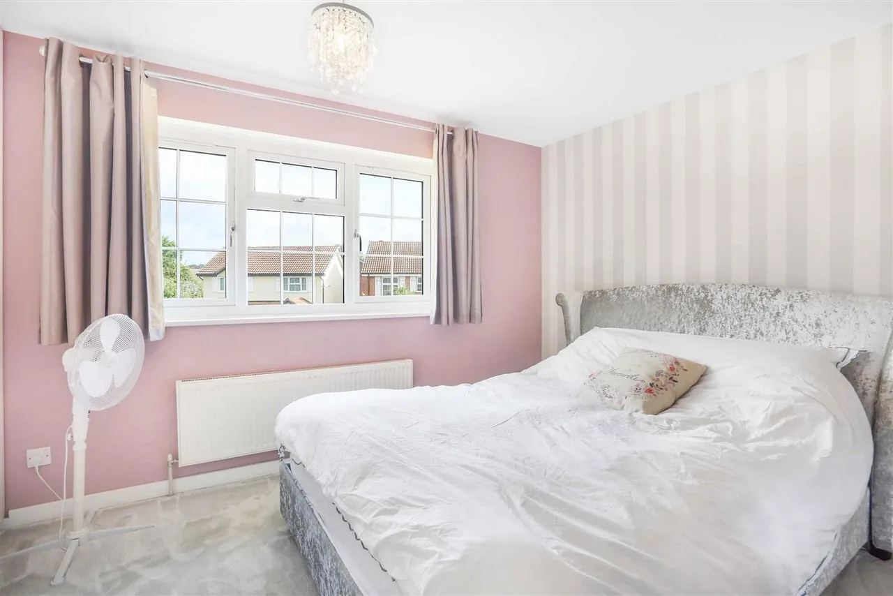 Finlay Gardens, Addlestone, KT15, photo 14