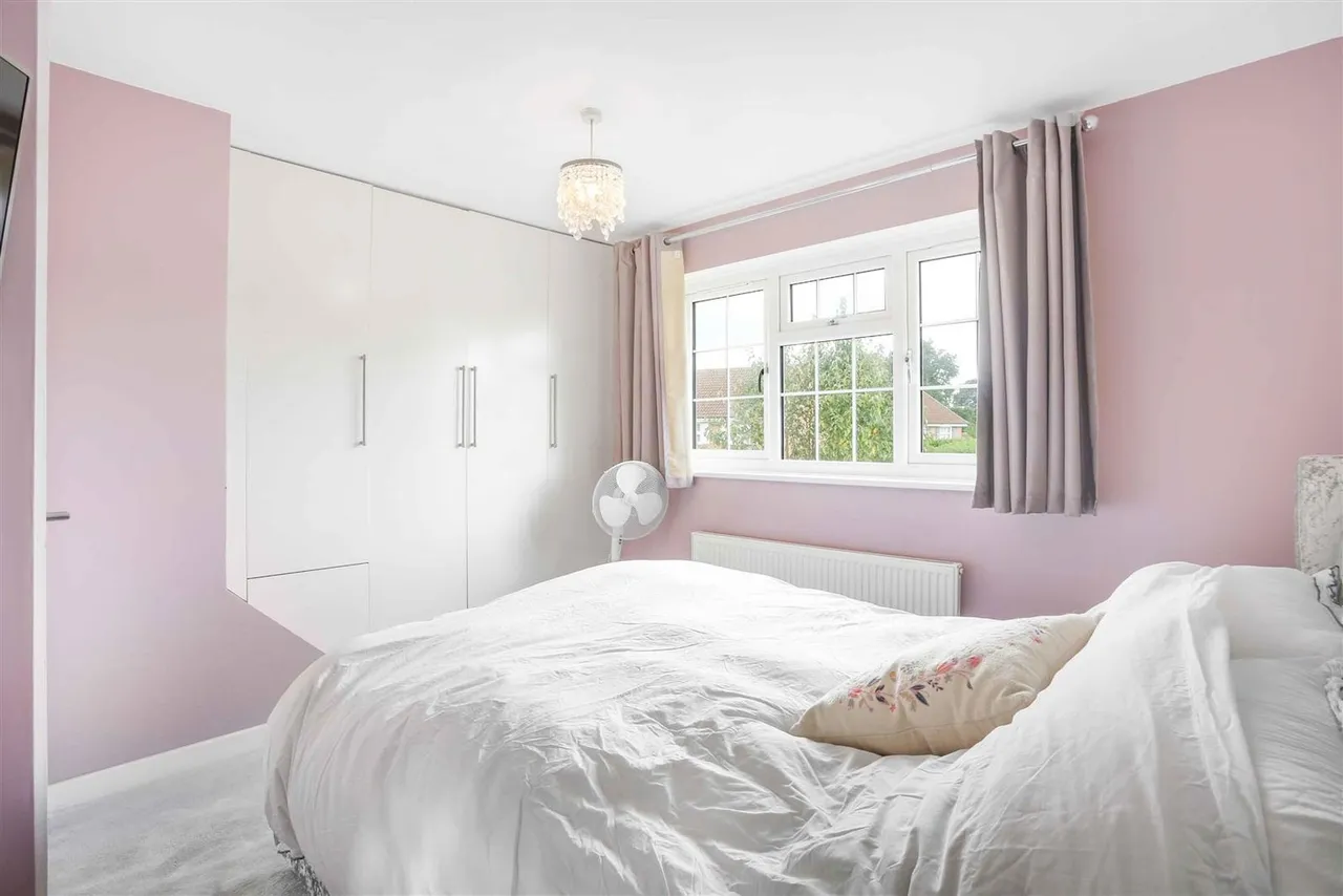 Finlay Gardens, Addlestone, KT15, photo 13
