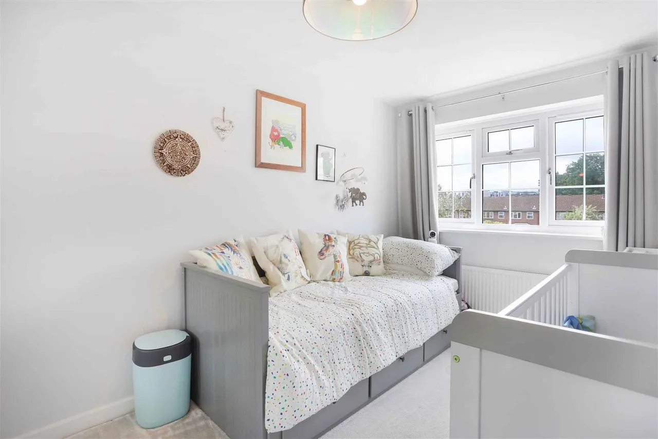 Finlay Gardens, Addlestone, KT15, photo 19