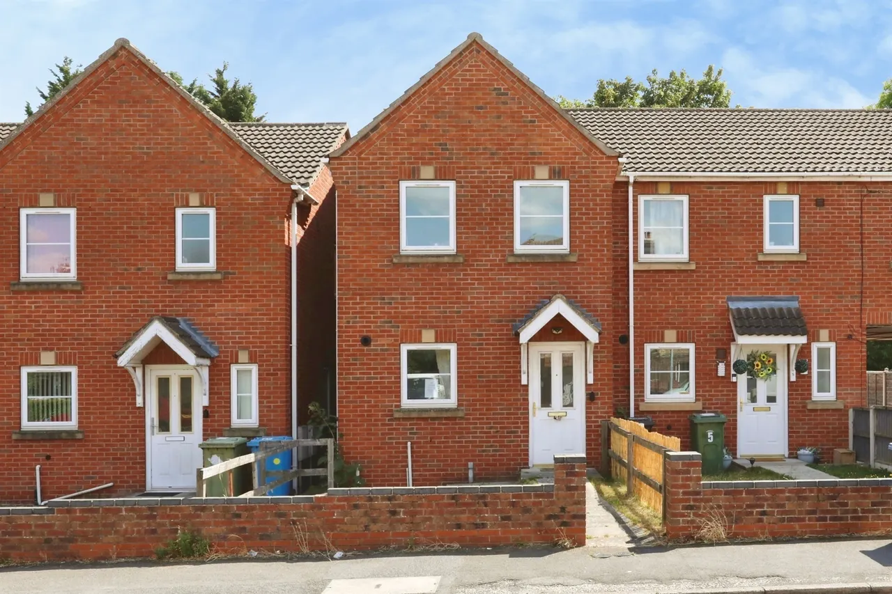 2 bed house for sale — Church Mews, Langold, Worksop