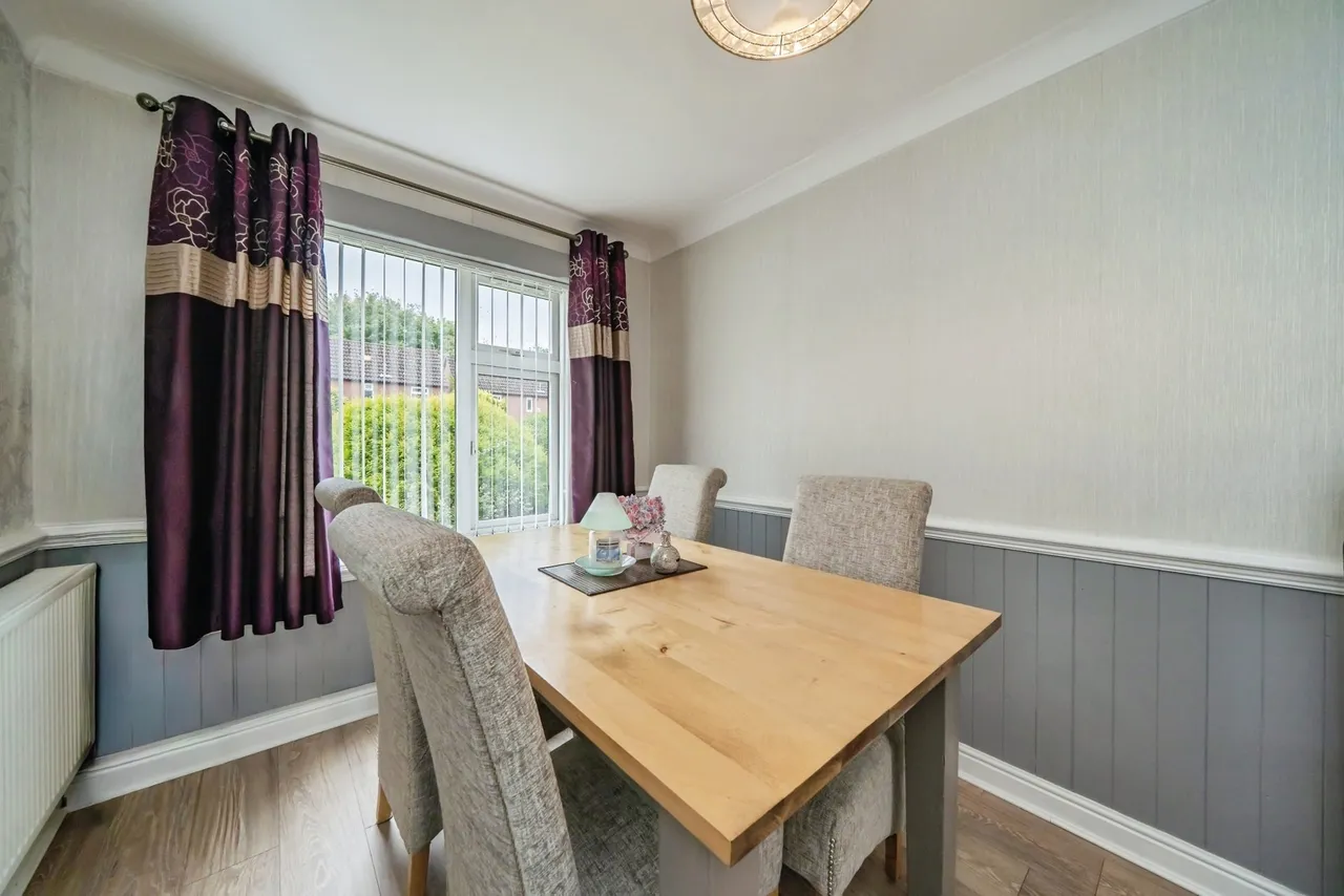 Rowland Close, Fearnhead, Warrington, Cheshire, WA2, photo 4