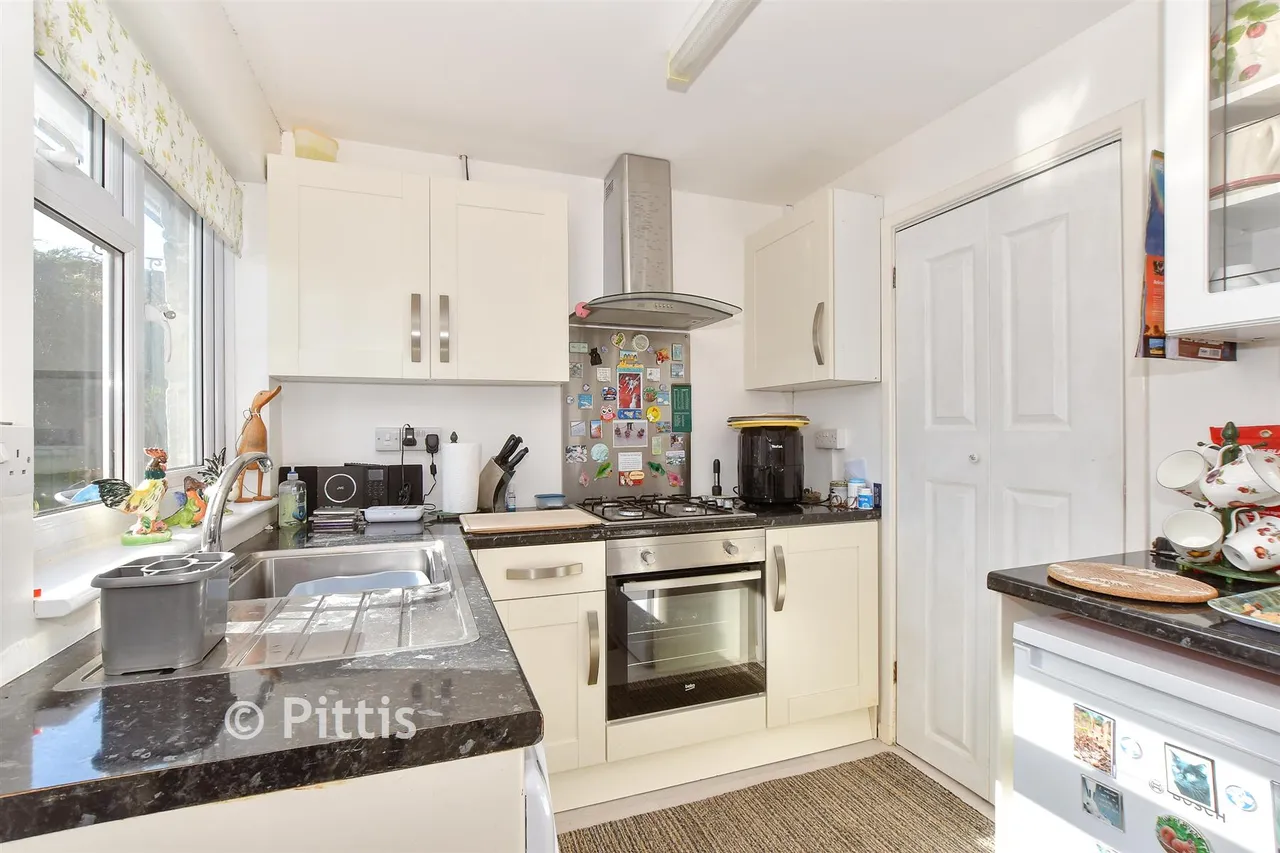Lower Furlongs, Brading, PO36, photo 2