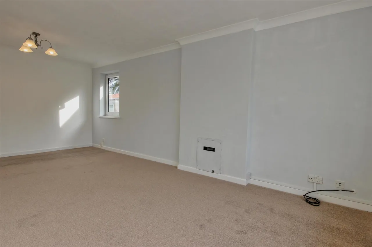 Glenfield Drive, Kirk Ella, photo 5