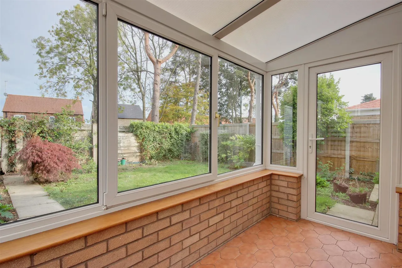 Glenfield Drive, Kirk Ella, photo 14