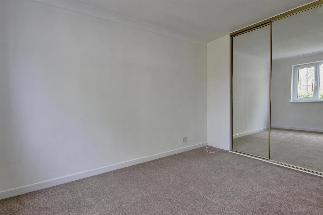 Glenfield Drive, Kirk Ella, photo 12