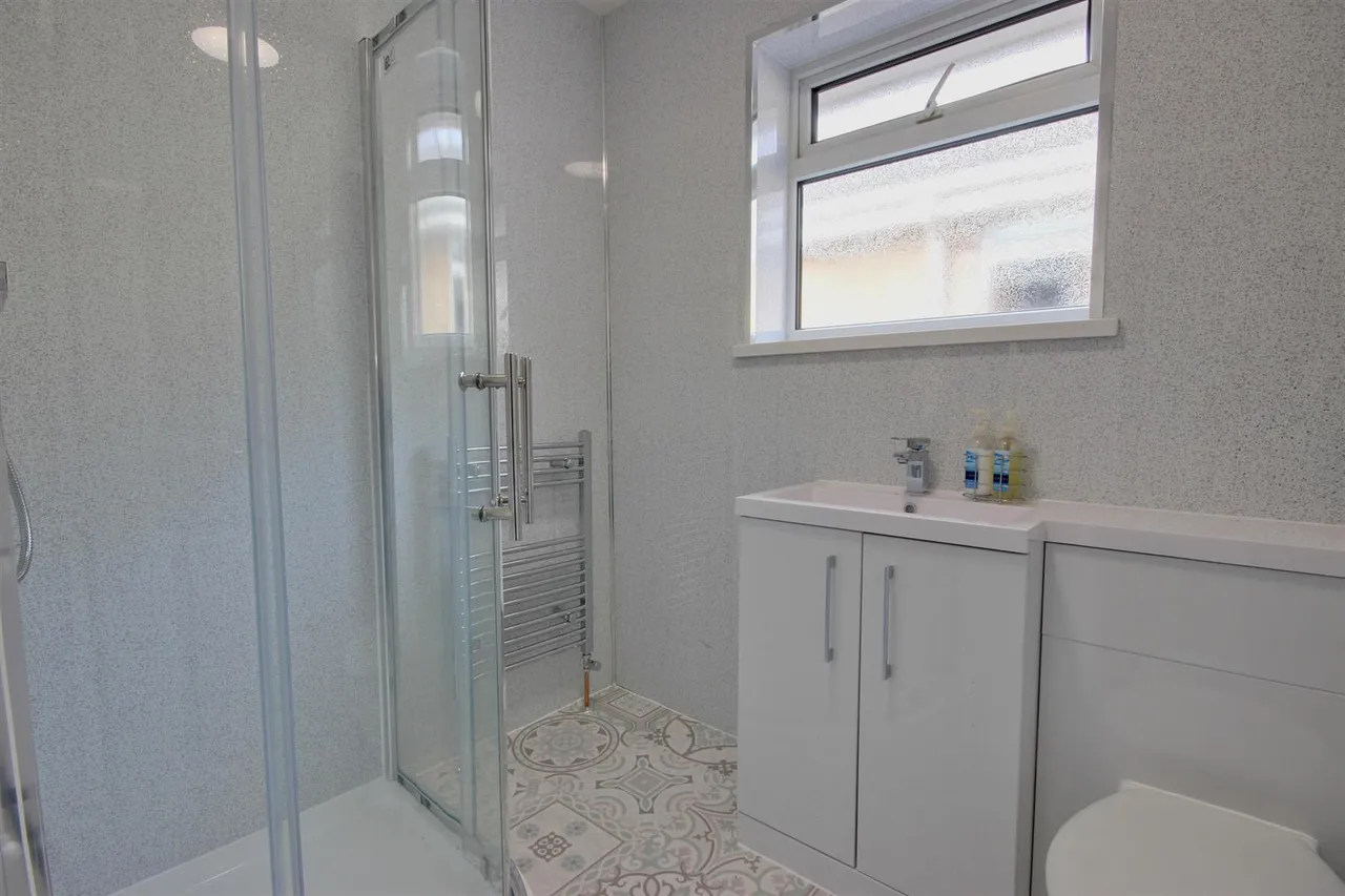 Glenfield Drive, Kirk Ella, photo 10