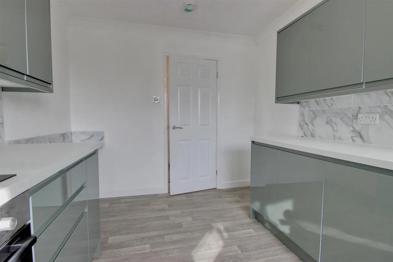 Glenfield Drive, Kirk Ella, photo 9