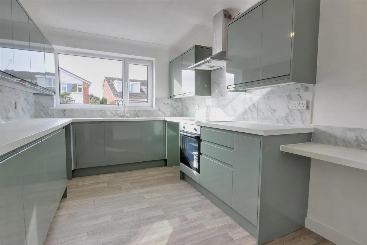 Glenfield Drive, Kirk Ella, photo 8